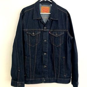 Levi’s mens denim Trucker Jacket, dark wash